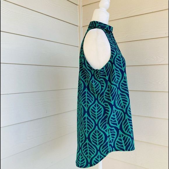 Signature Studio contemporary Batik Style Button Down Blouse Size Large - Picture 3 of 6